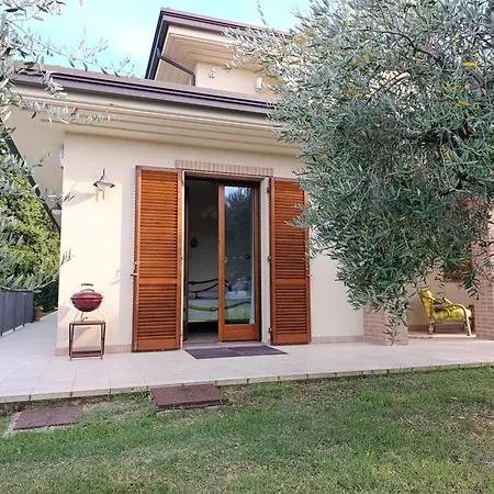 Relax Nel A 5 Minuti Dal Mare In Dentro Con Giardino فيلة *