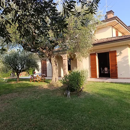 Villa Relax Nel A 5 Minuti Dal Mare In Dentro Con Giardino